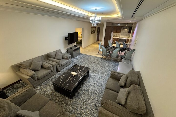 Room 52 of 61