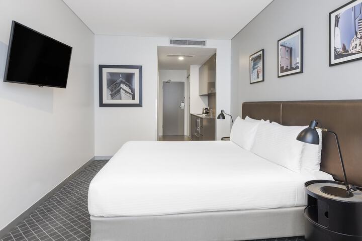 Room 9 of 31