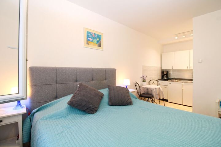 Room 2 of 15