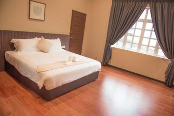 Room 14 of 15