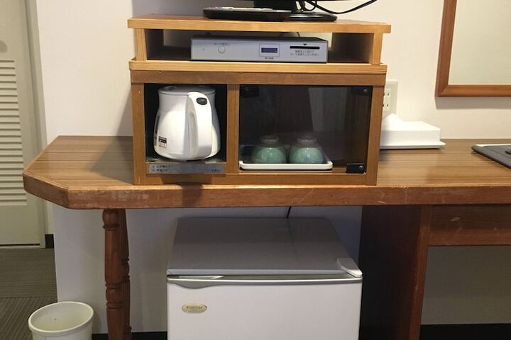 Room 14 of 37