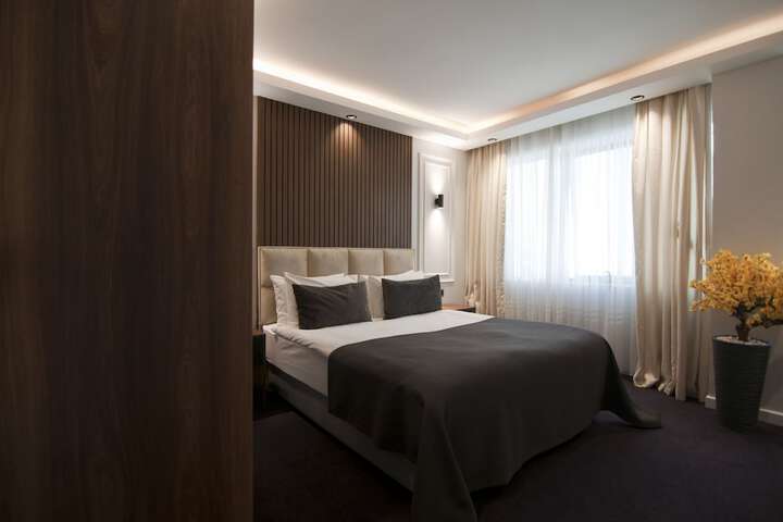 Room 38 of 76