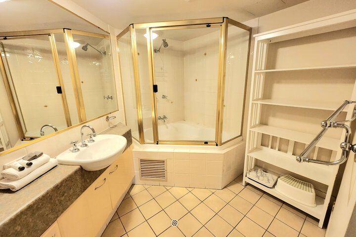 Room 136 of 161