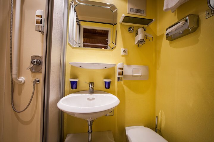 Room 40 of 90