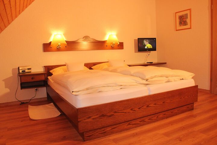 Room 8 of 42