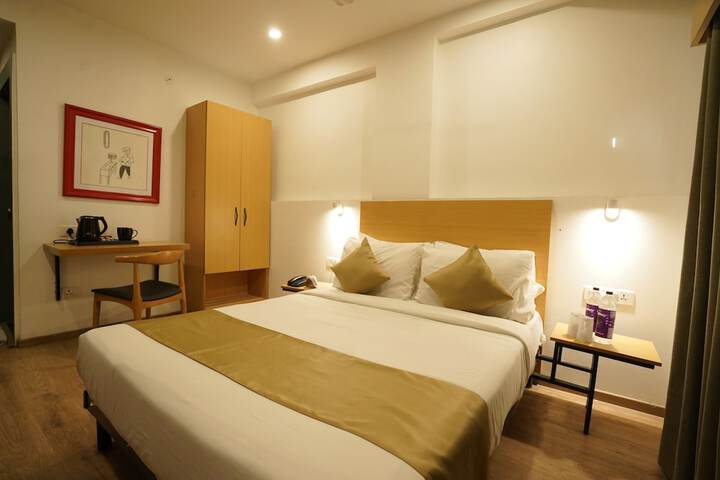 Room 15 of 37