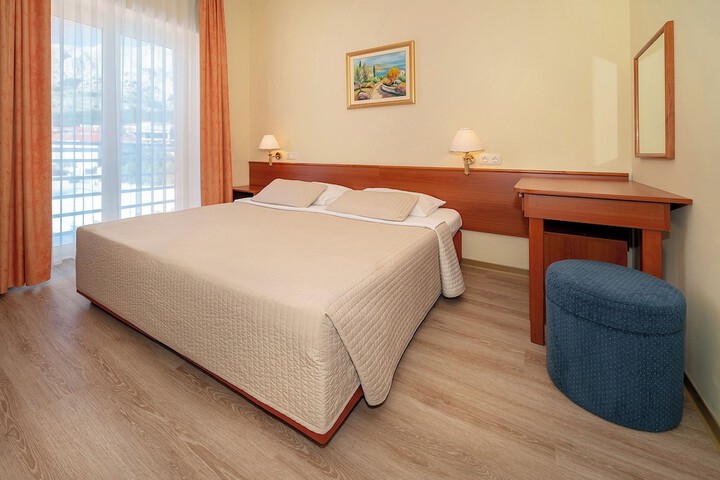 Room 51 of 235