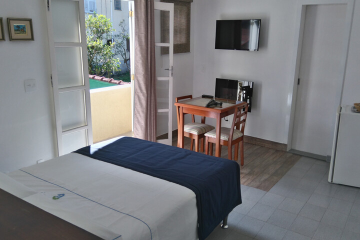 Room 6 of 25