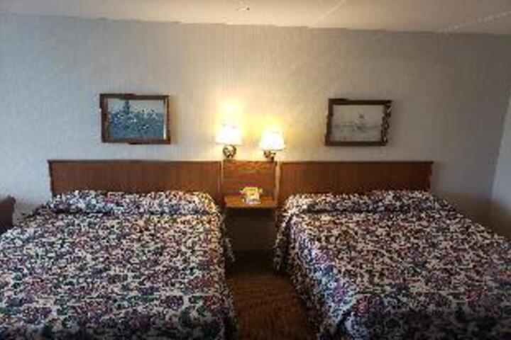 2 Queen Beds