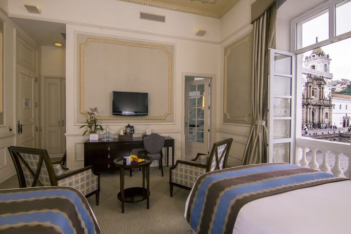 Room 6 of 63
