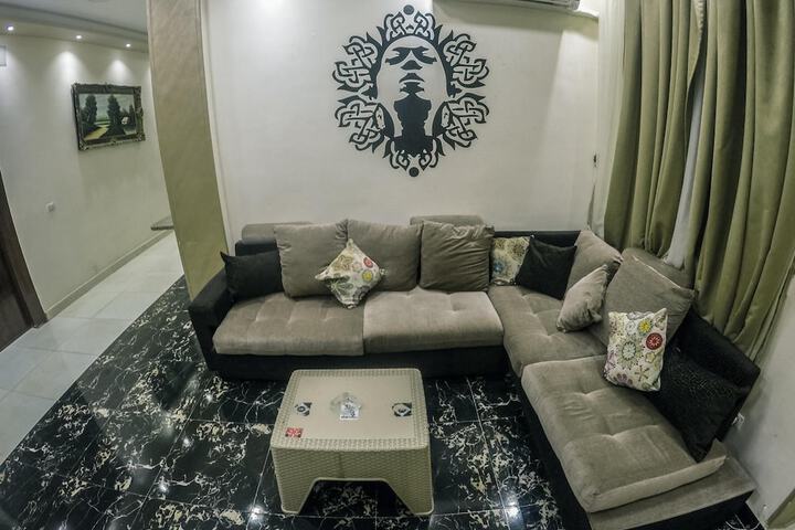Room 27 of 35