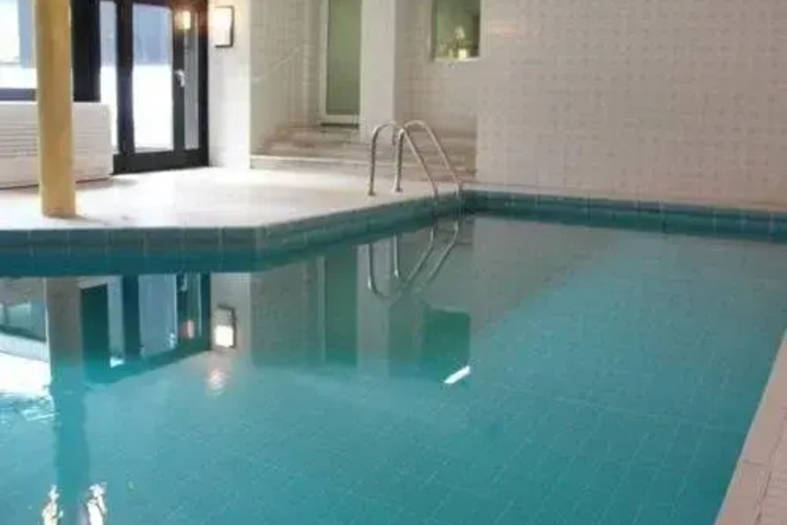 Pool 13 of 25