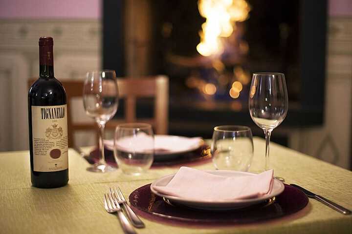 Dining 36 of 49