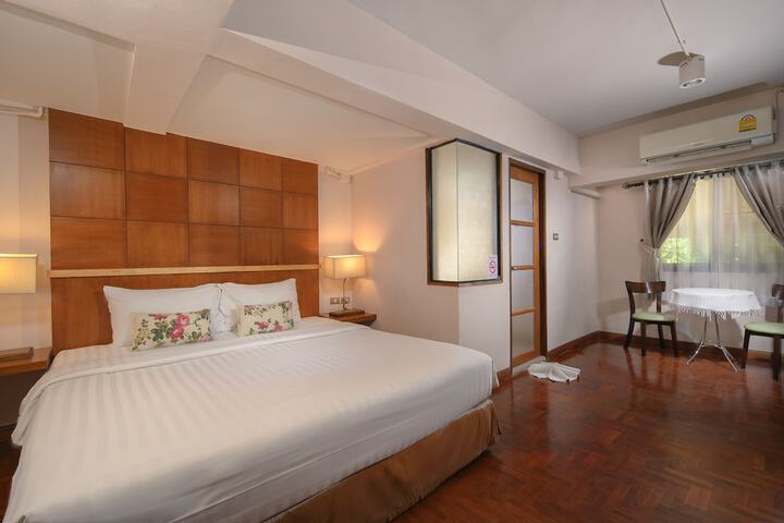 Room 10 of 60