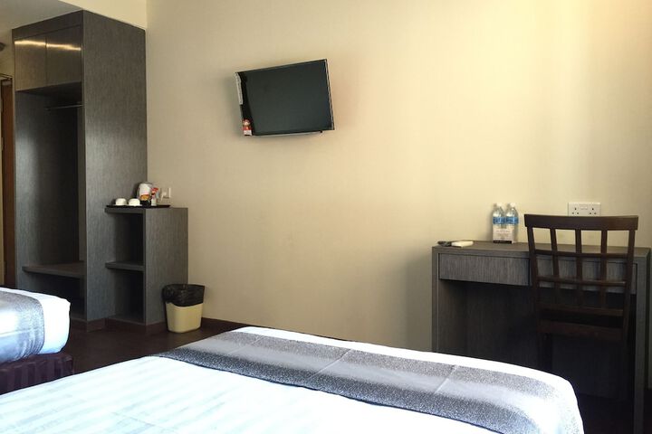 Room 27 of 41