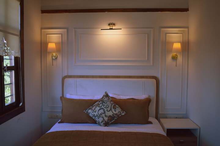 Room 8 of 42