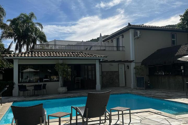 Pool 185 of 221