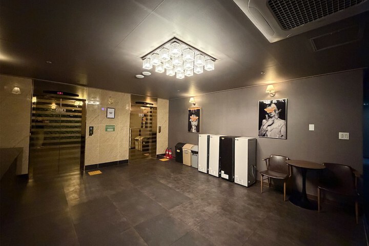 Ballroom/Hall 60 of 73