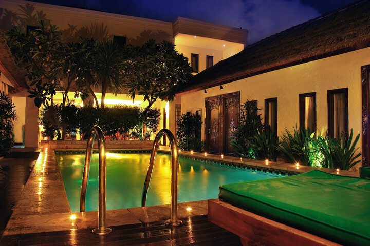 Pool Hotel