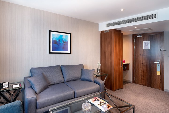 Room 10 of 67