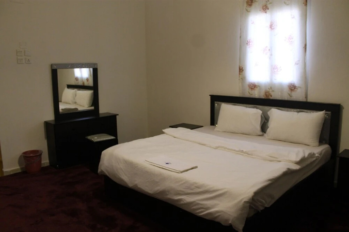 Room 5 of 17