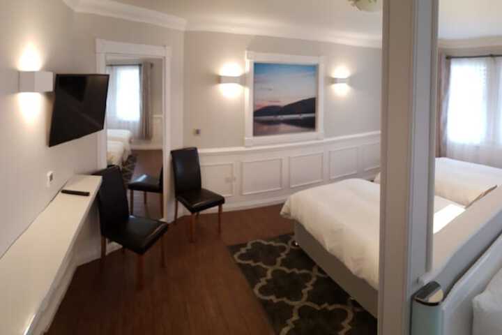Room 8 of 32