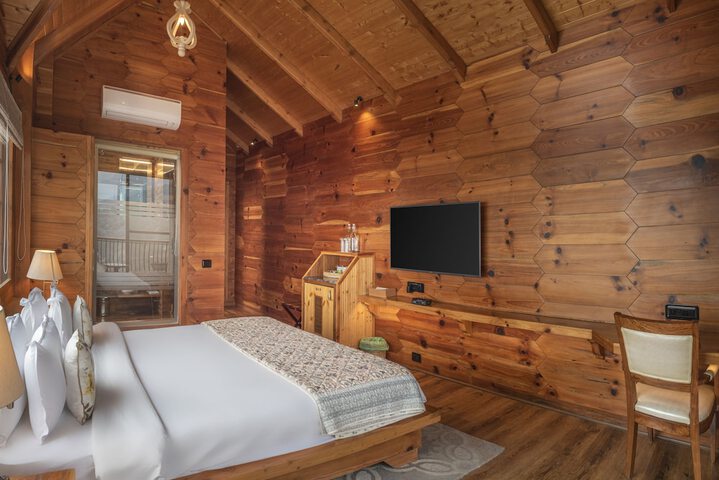 Room 15 of 113