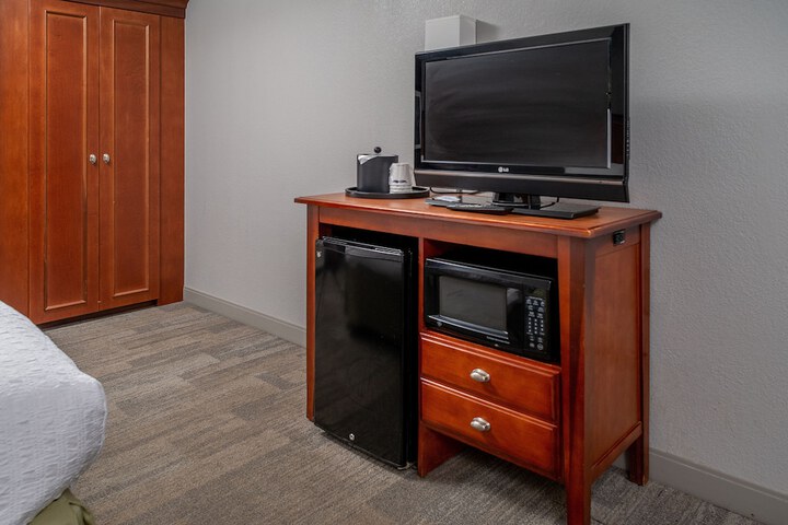 2 Double Beds (6 of 6)