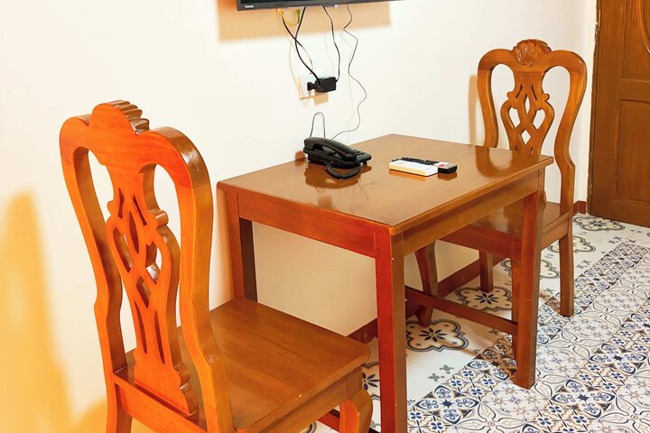 Room 8 of 68