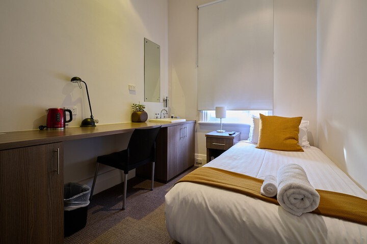 Room 9 of 31