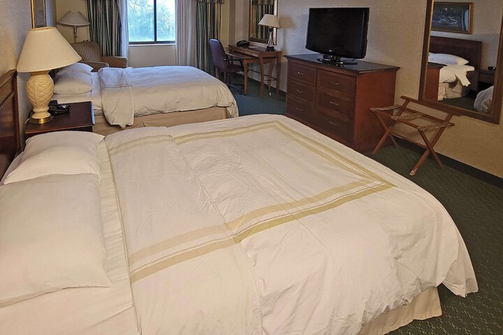 2 Double Beds Accessible (1 of 6)