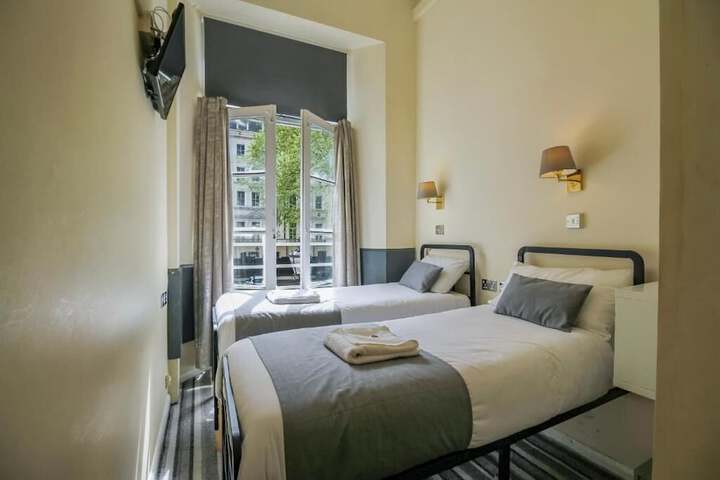 Room 34 of 59