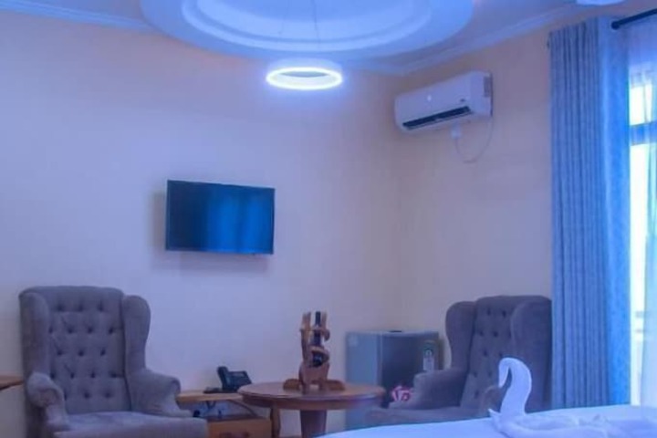 Room 4 of 53