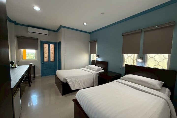 Room 12 of 34