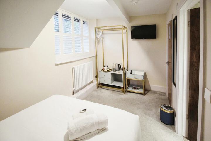 Room 13 of 63