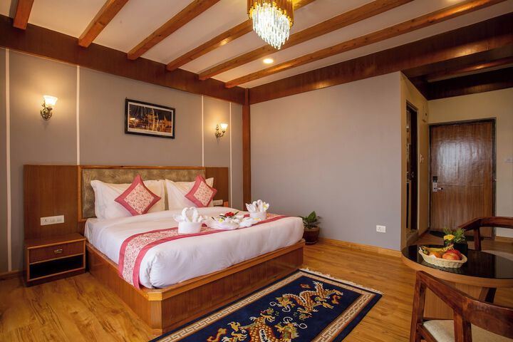 Room 9 of 20