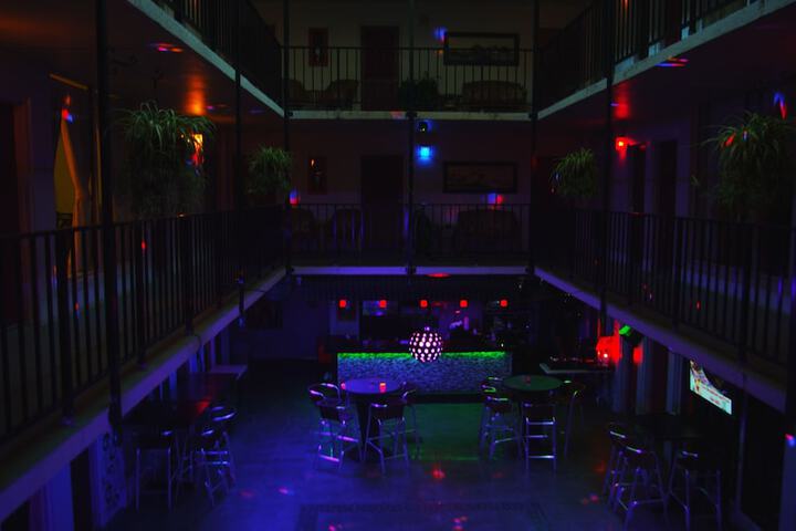 Entertainment 33 of 38