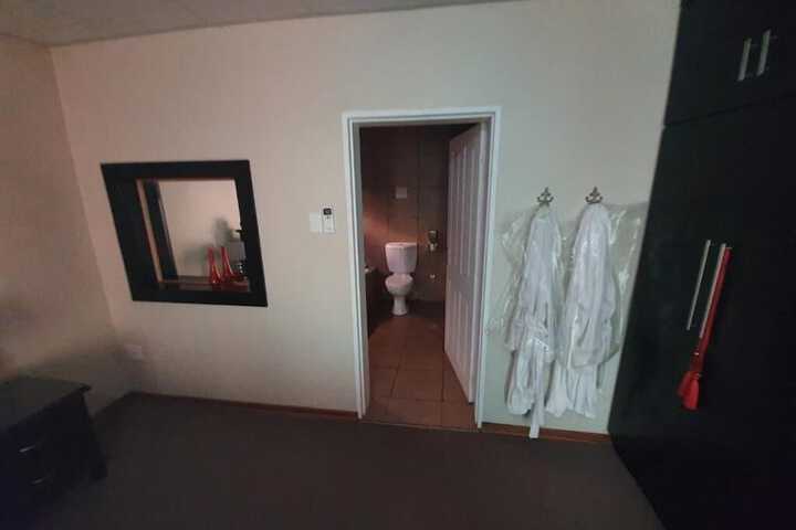 Room 29 of 48