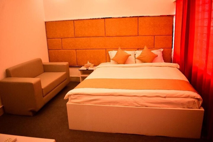 Room 34 of 39