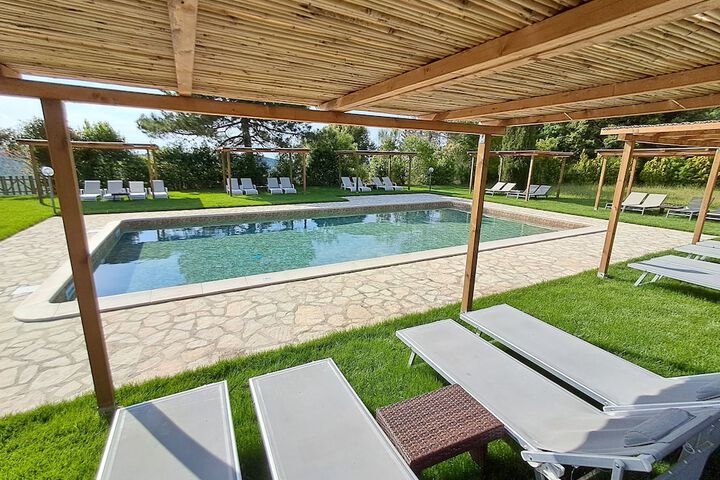 Pool 98 of 149