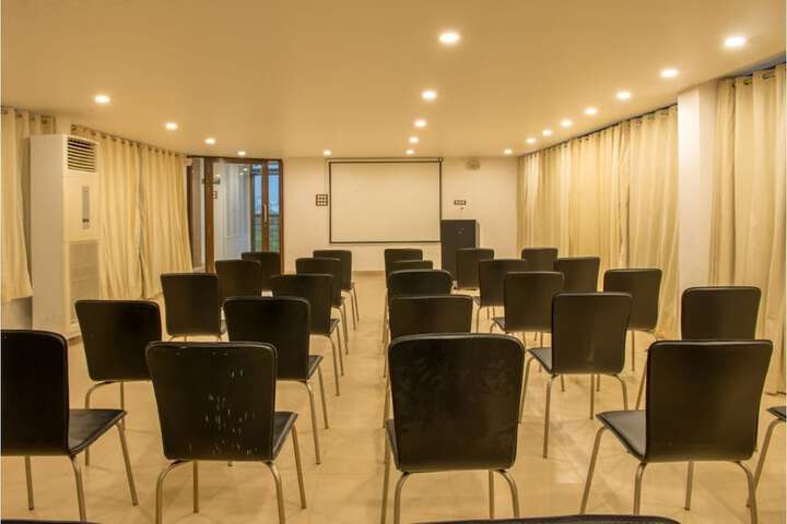 Business Center 69 of 99