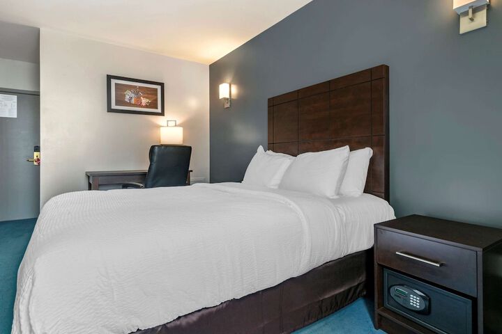Room 7 of 24