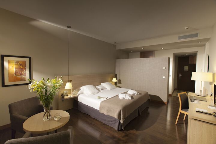 Room 6 of 61