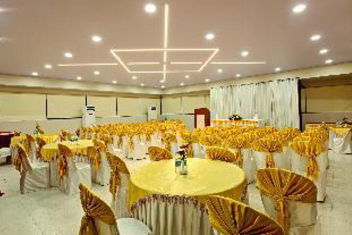 Ballroom/Hall 3 of 20