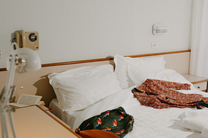 Room 6 of 17
