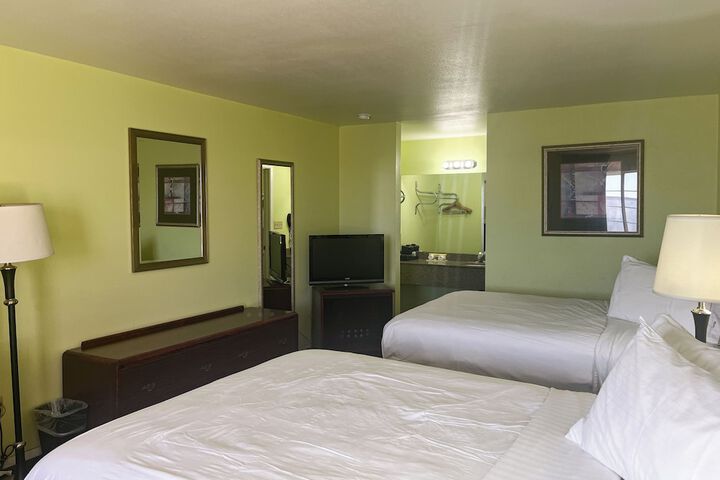 Room 10 of 19