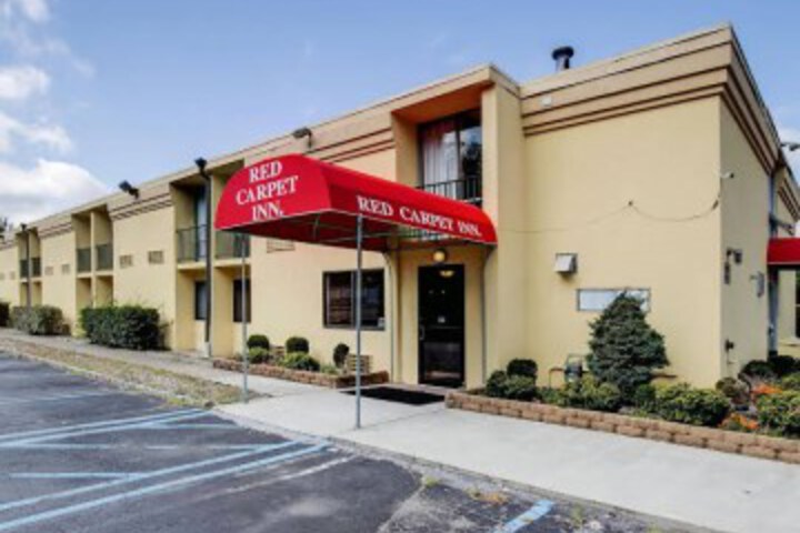  Red Carpet Inn 13
