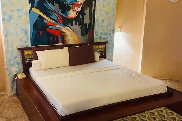 Room 9 of 26