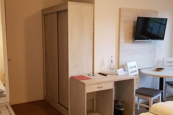 Room 15 of 61