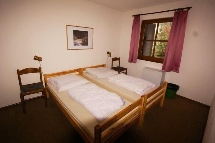 Room 6 of 43